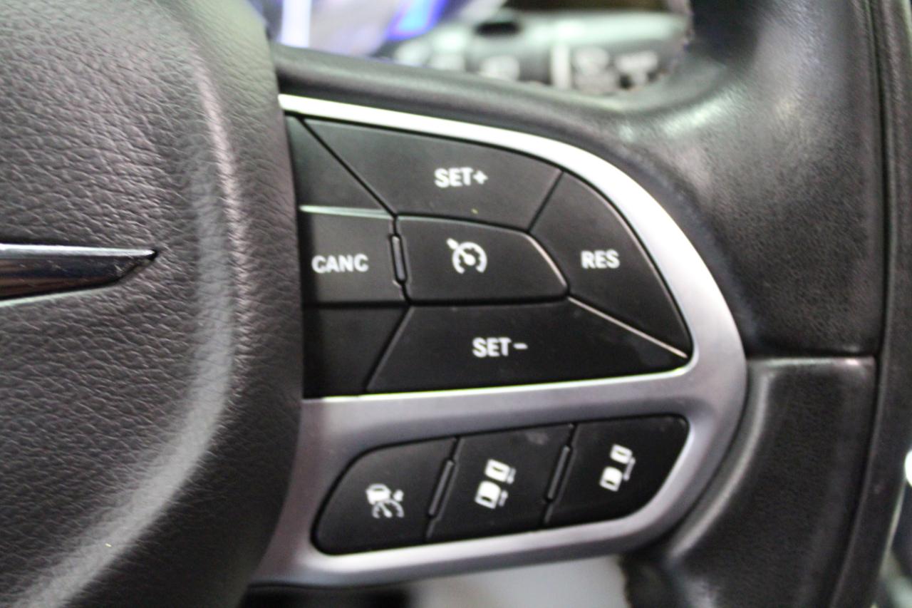 Chrysler Pacifica Limited FWD 2022