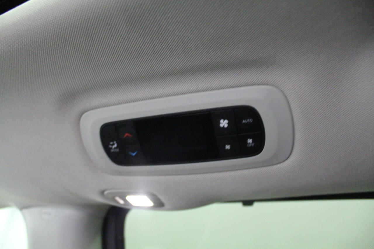 Chrysler Pacifica Limited FWD 2022