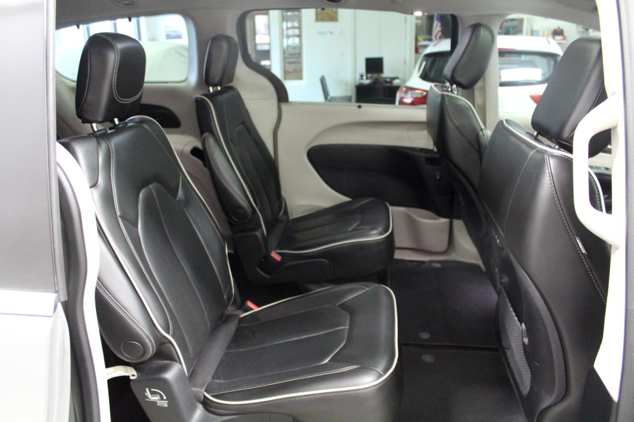 Chrysler Pacifica Limited FWD 2022