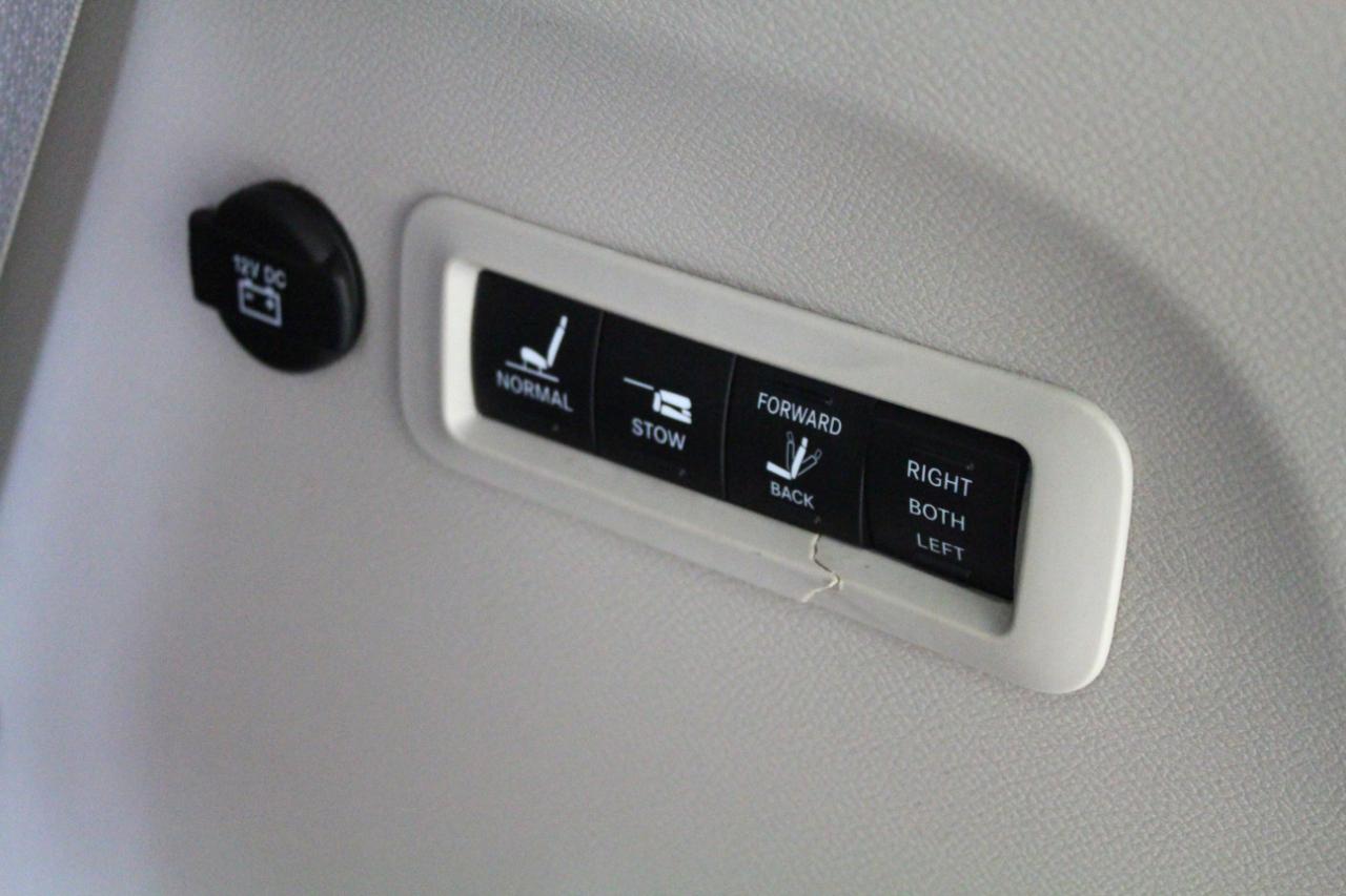 Chrysler Pacifica Limited FWD 2022