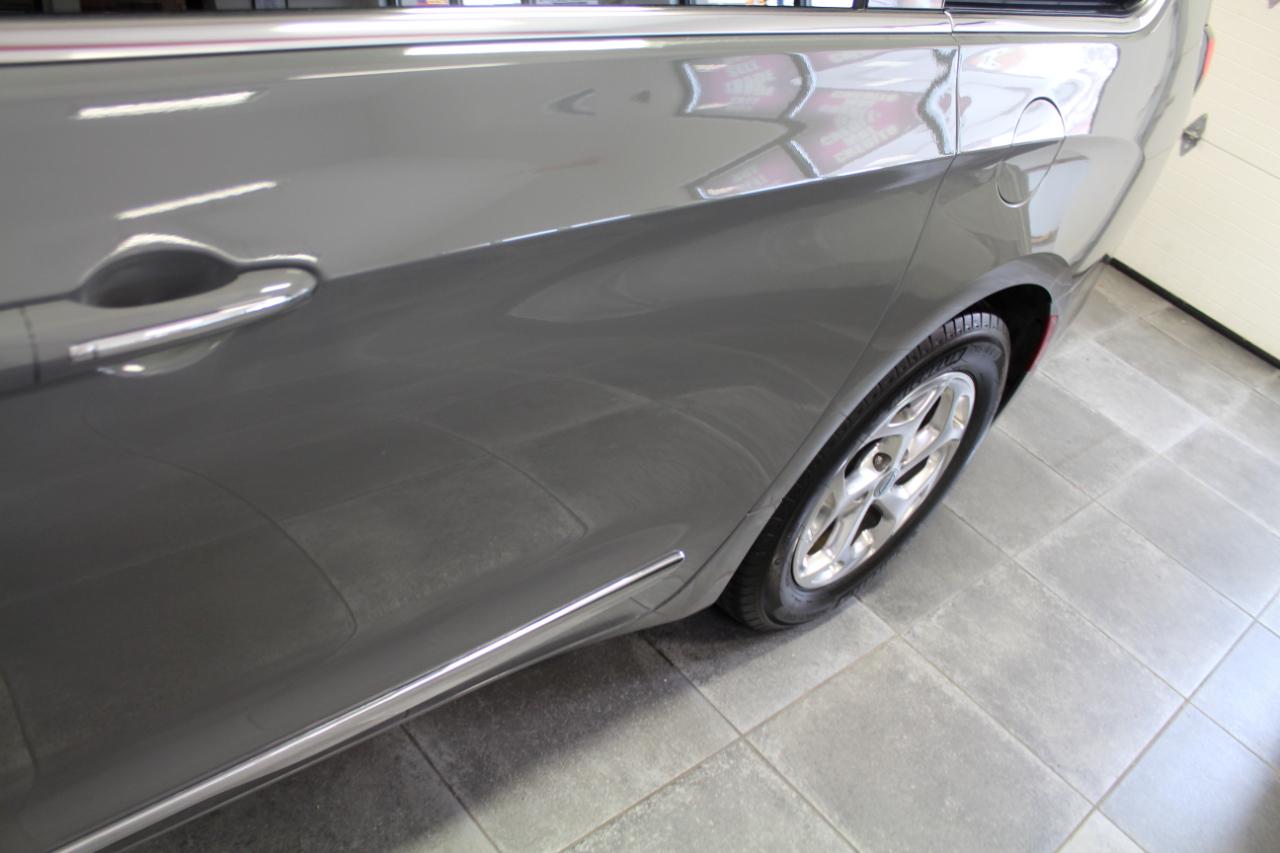 Chrysler Pacifica Limited FWD 2022