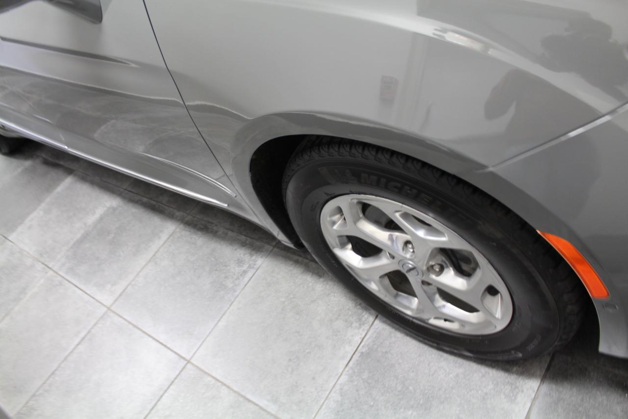 Chrysler Pacifica Limited FWD 2022