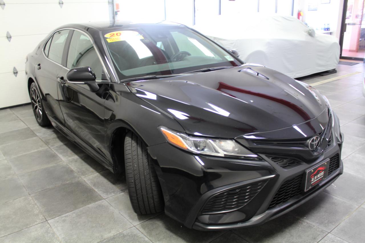 Toyota Camry SE Auto AWD (Natl) 2024