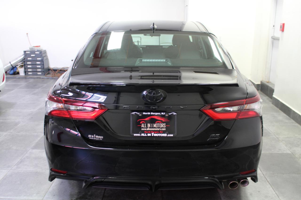 Toyota Camry SE Auto AWD (Natl) 2024