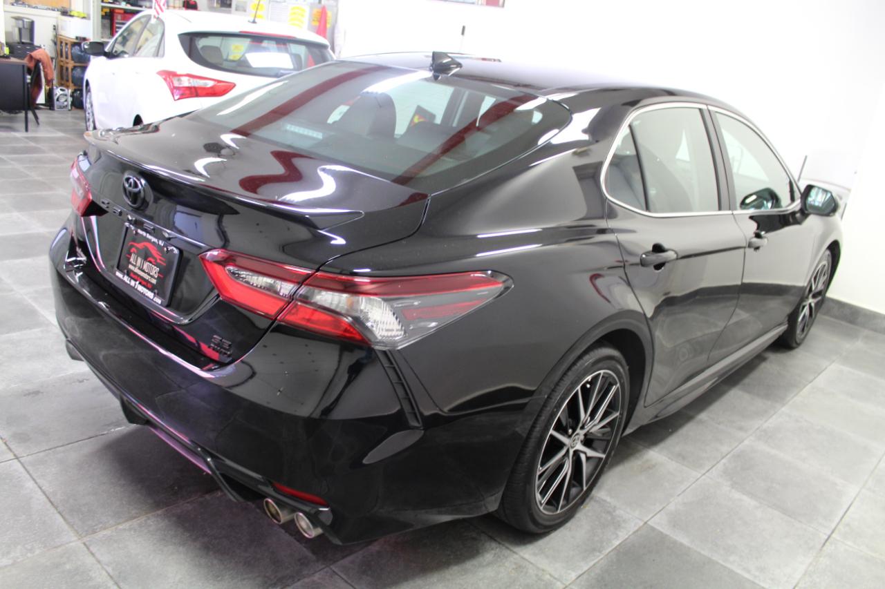 Toyota Camry SE Auto AWD (Natl) 2024