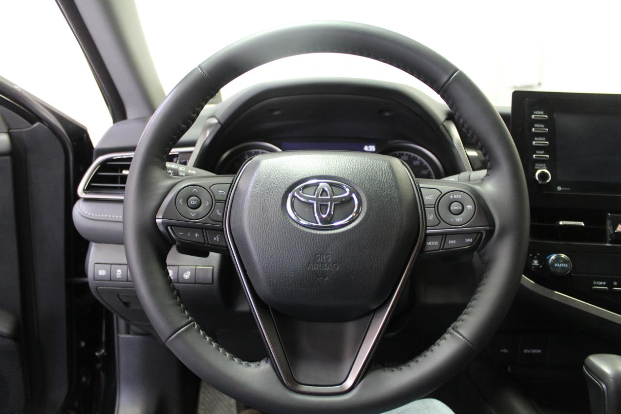Toyota Camry SE Auto AWD (Natl) 2024