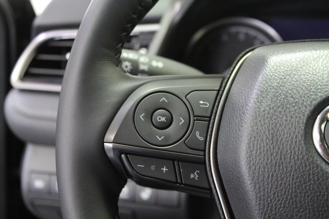 Toyota Camry SE Auto AWD (Natl) 2024