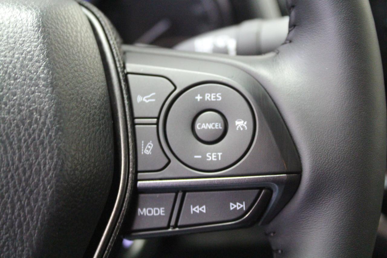 Toyota Camry SE Auto AWD (Natl) 2024