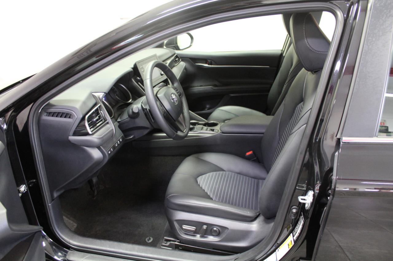 Toyota Camry SE Auto AWD (Natl) 2024