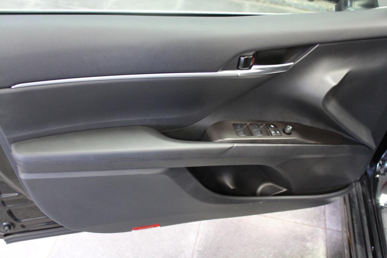 Toyota Camry SE Auto AWD (Natl) 2024