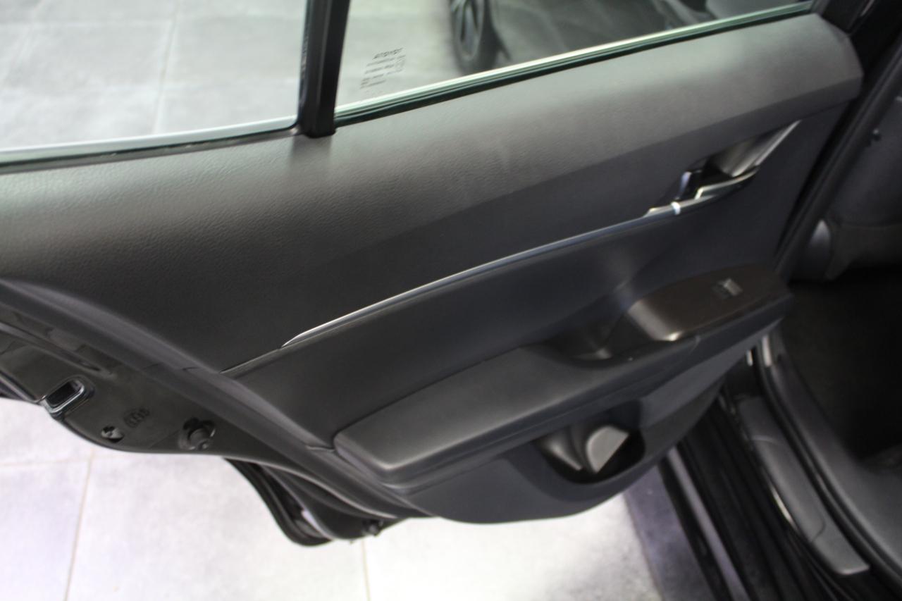 Toyota Camry SE Auto AWD (Natl) 2024