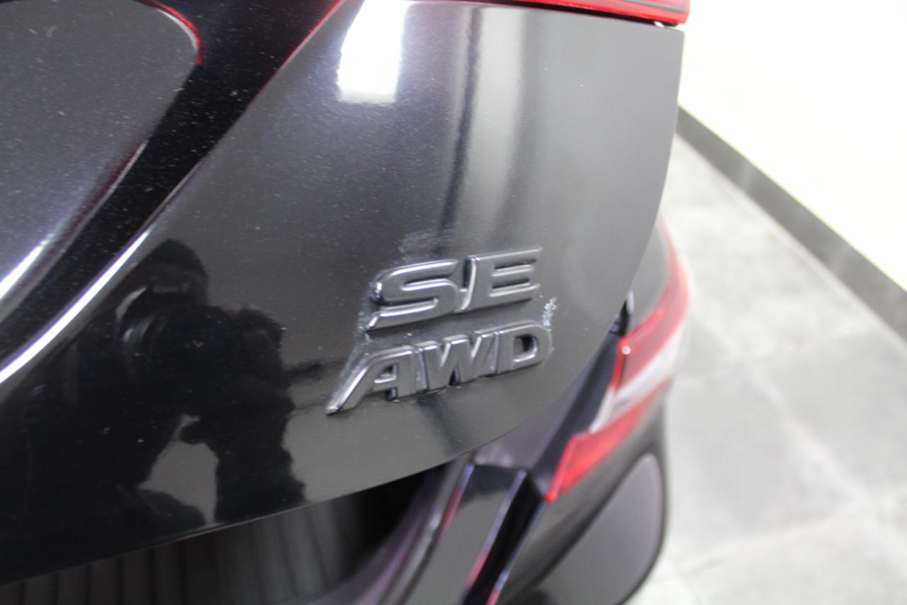 Toyota Camry SE Auto AWD (Natl) 2024