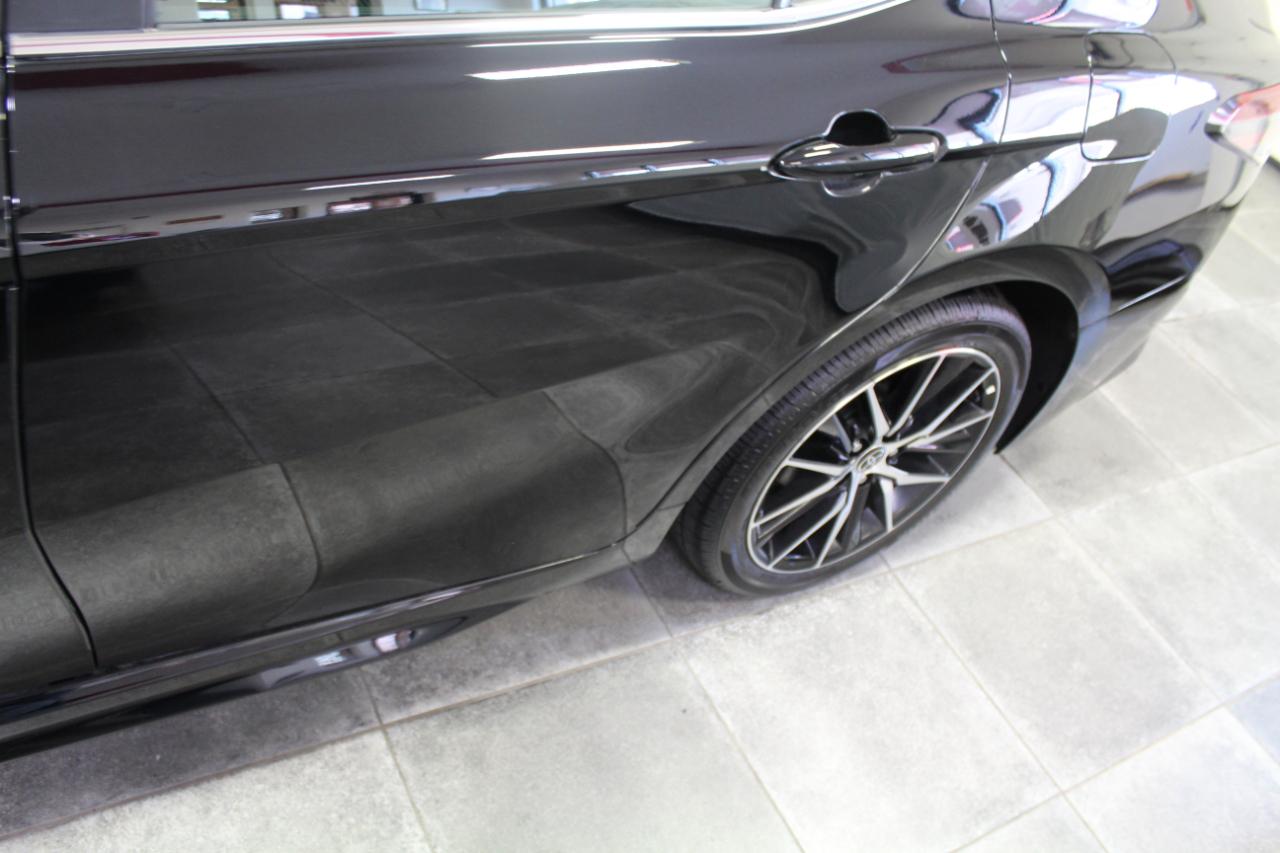 Toyota Camry SE Auto AWD (Natl) 2024