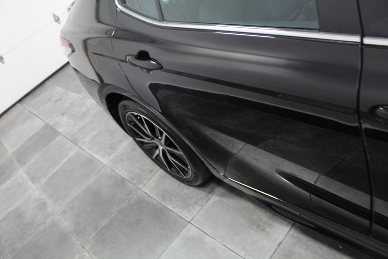 Toyota Camry SE Auto AWD (Natl) 2024