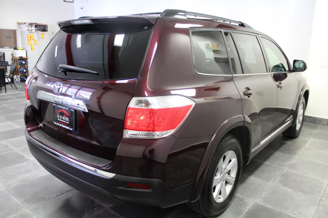 Toyota Highlander FWD 4dr V6 (Natl) 2013