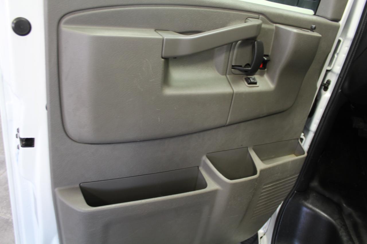 GMC Savana Cargo Van RWD 2500 135" 2020