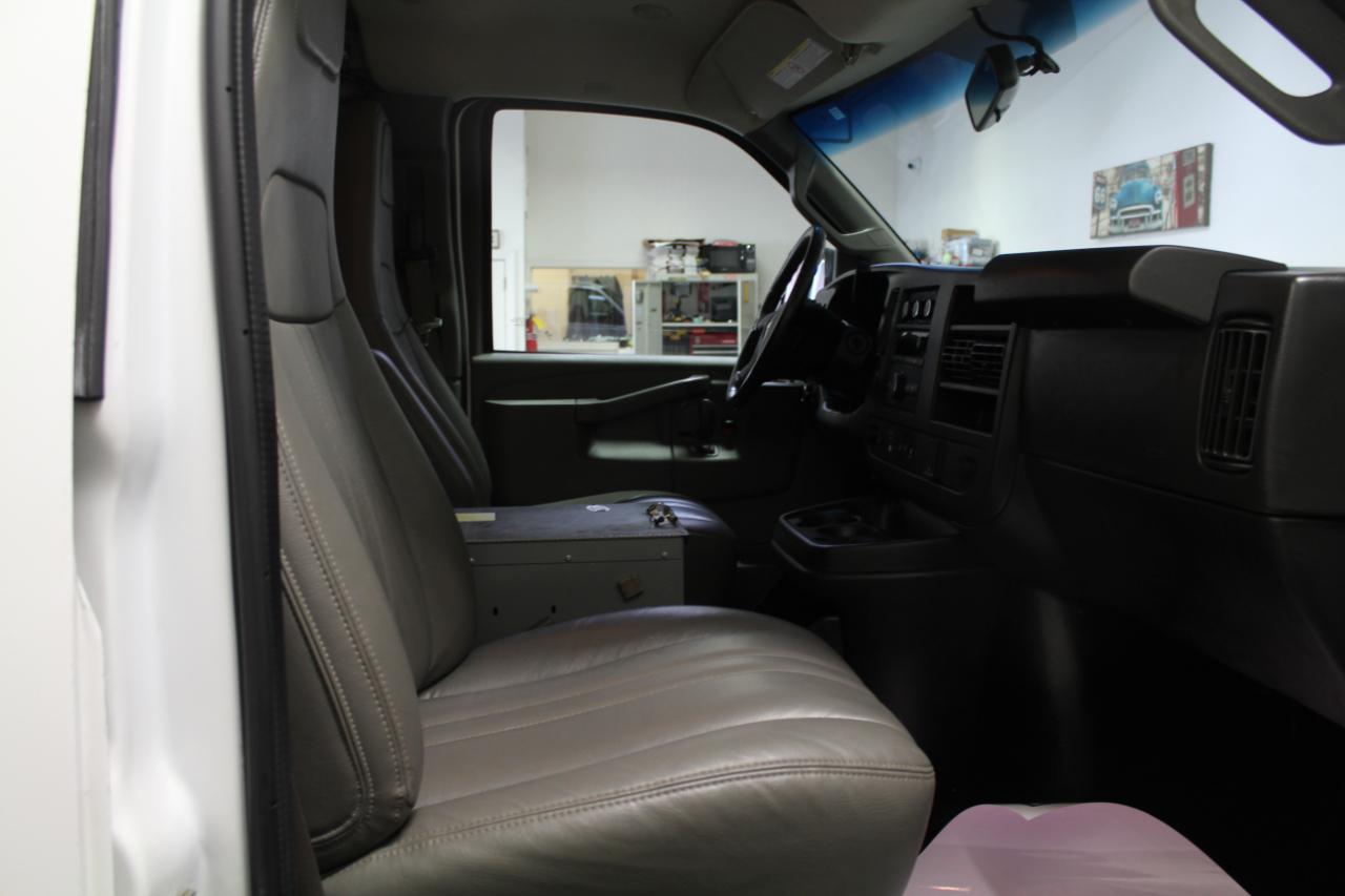 GMC Savana Cargo Van RWD 2500 135" 2020