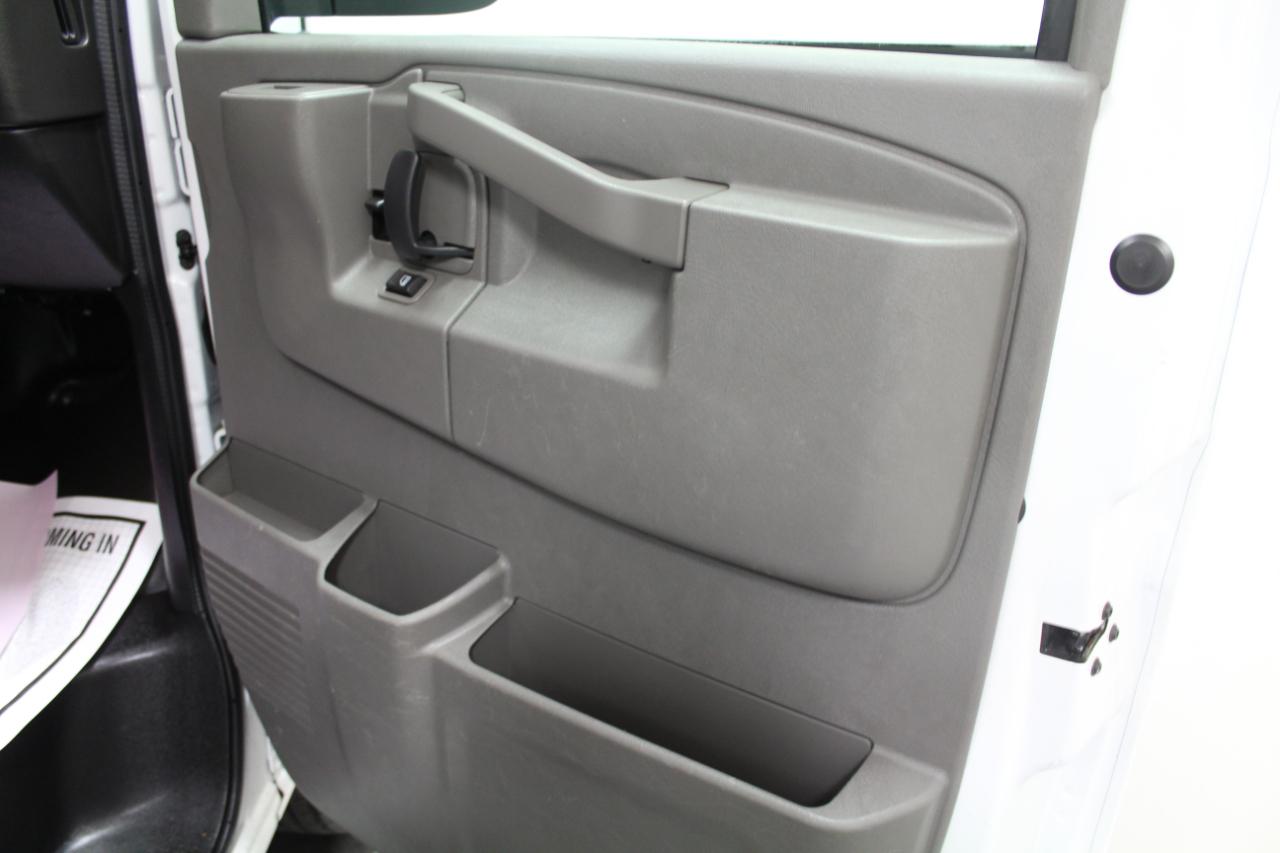 GMC Savana Cargo Van RWD 2500 135" 2020