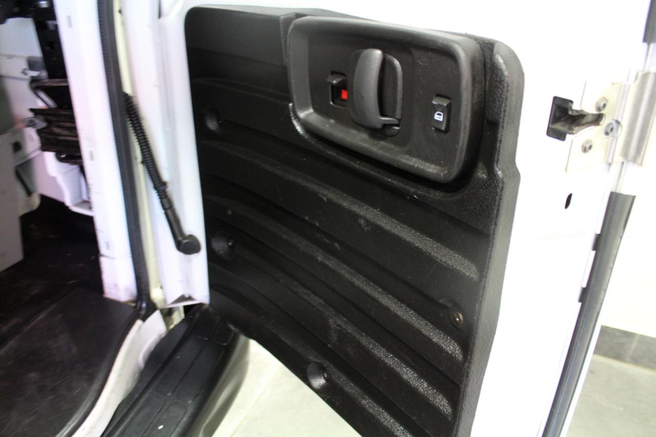 GMC Savana Cargo Van RWD 2500 135" 2020