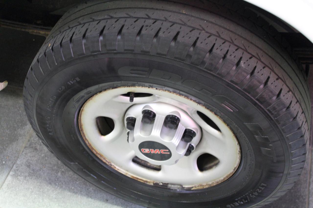 GMC Savana Cargo Van RWD 2500 135" 2020