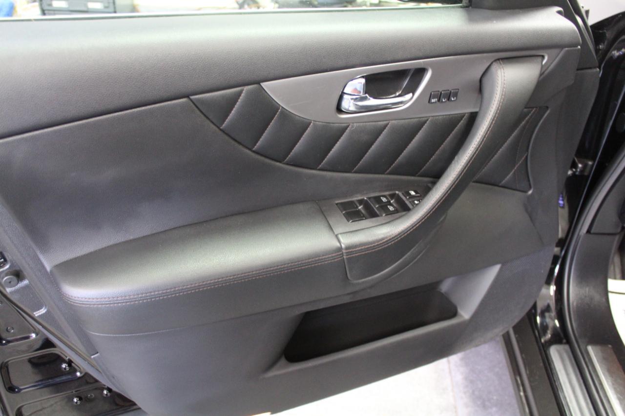 Infiniti QX70 AWD 4dr 2014