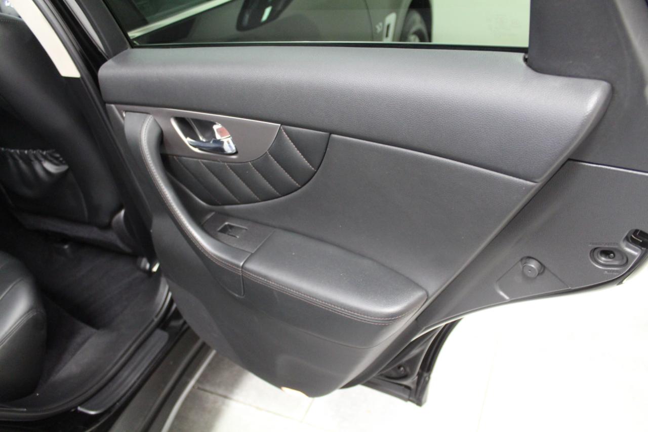 Infiniti QX70 AWD 4dr 2014