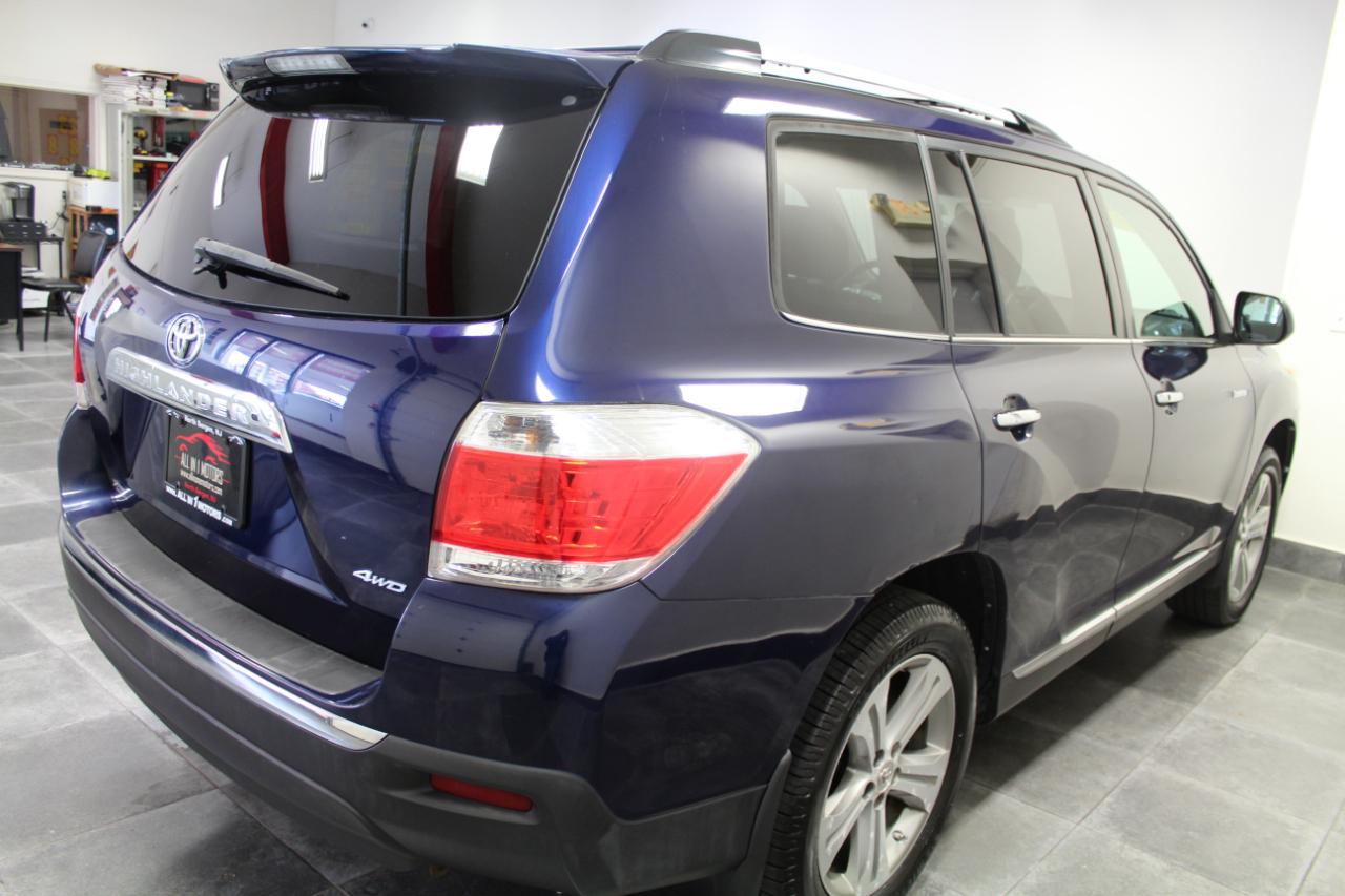 Toyota Highlander 4WD 4dr V6 Limited (Natl) 2011