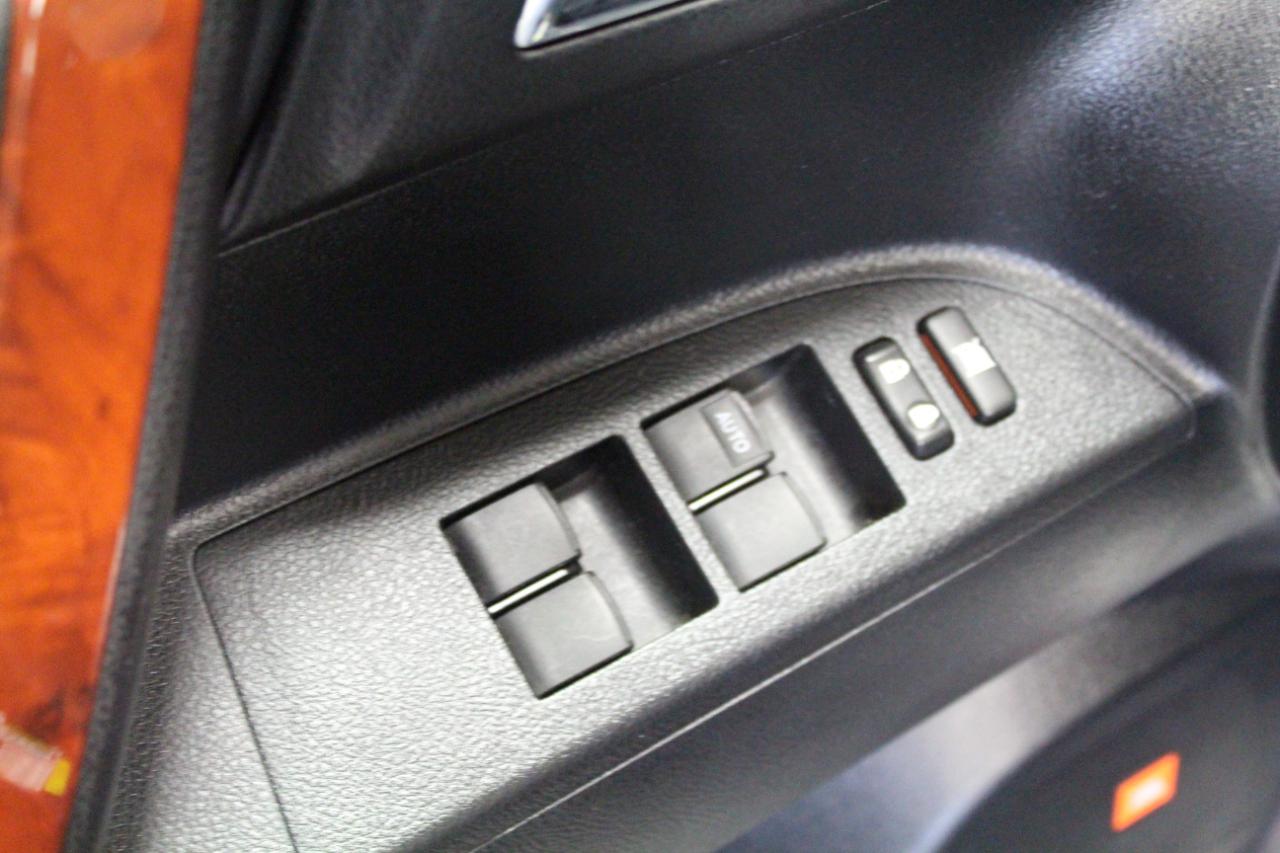 Toyota Highlander 4WD 4dr V6 Limited (Natl) 2011