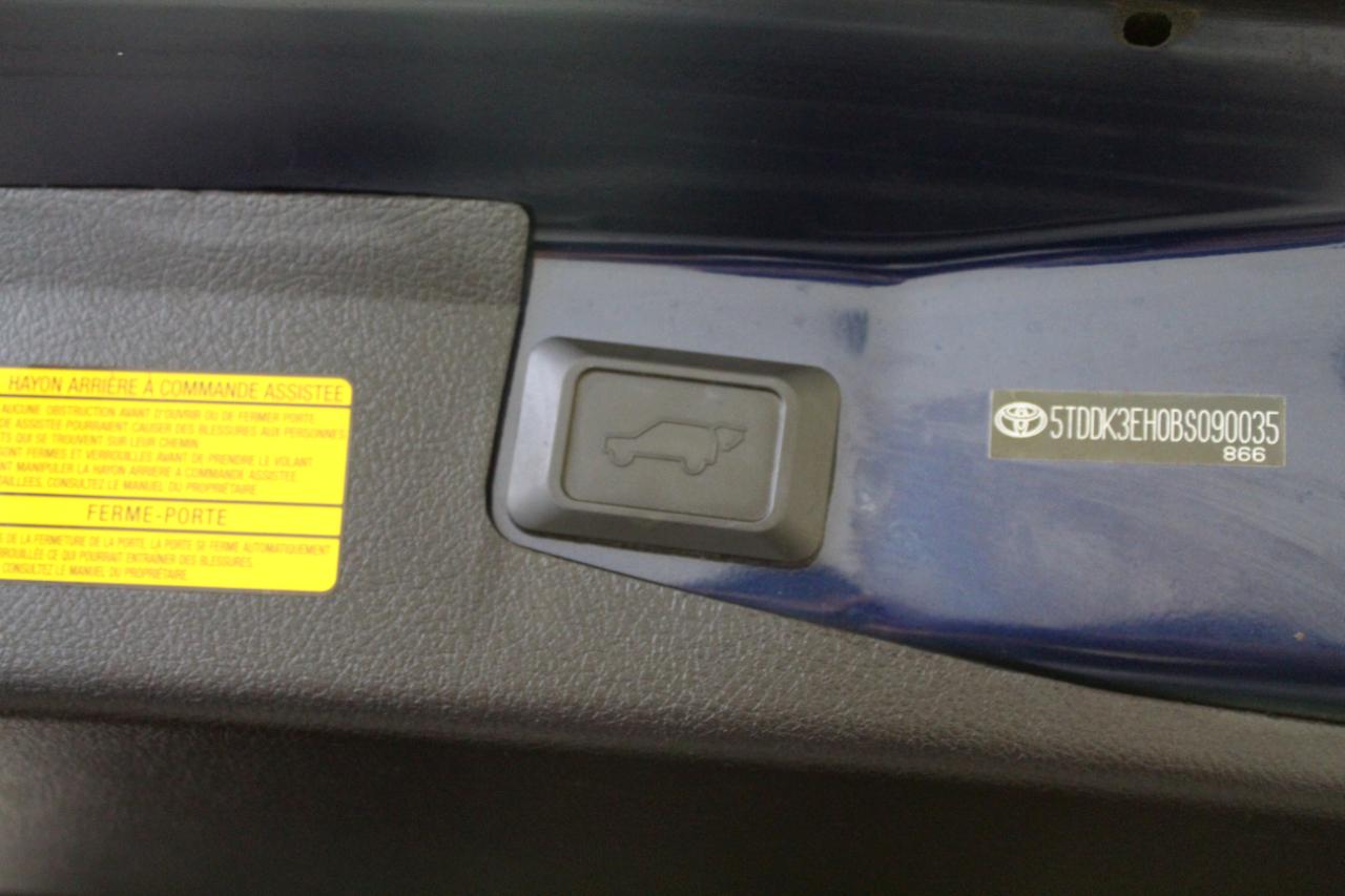 Toyota Highlander 4WD 4dr V6 Limited (Natl) 2011