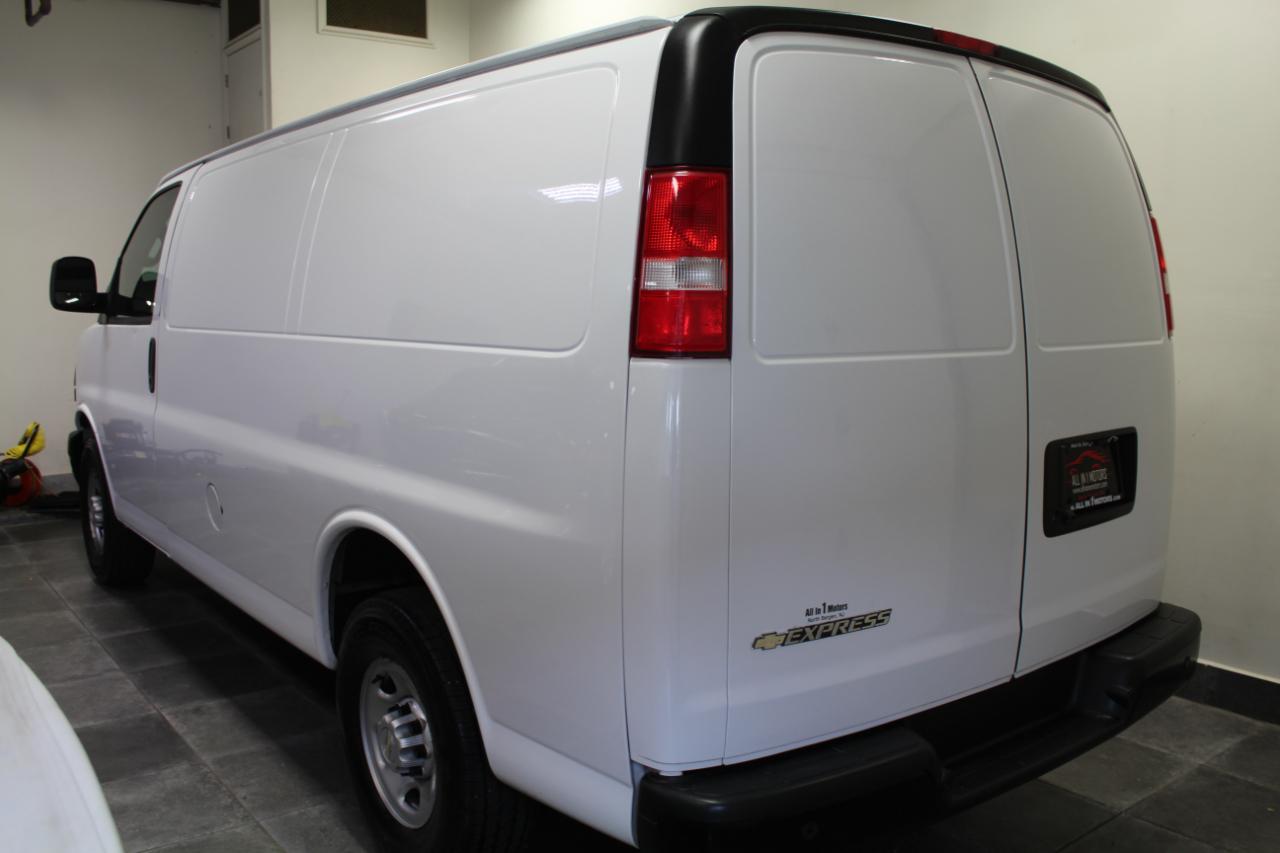 Chevrolet Express Cargo Van RWD 2500 135" 2020