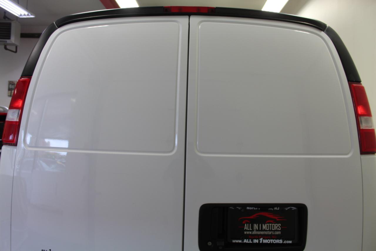 Chevrolet Express Cargo Van RWD 2500 135" 2020