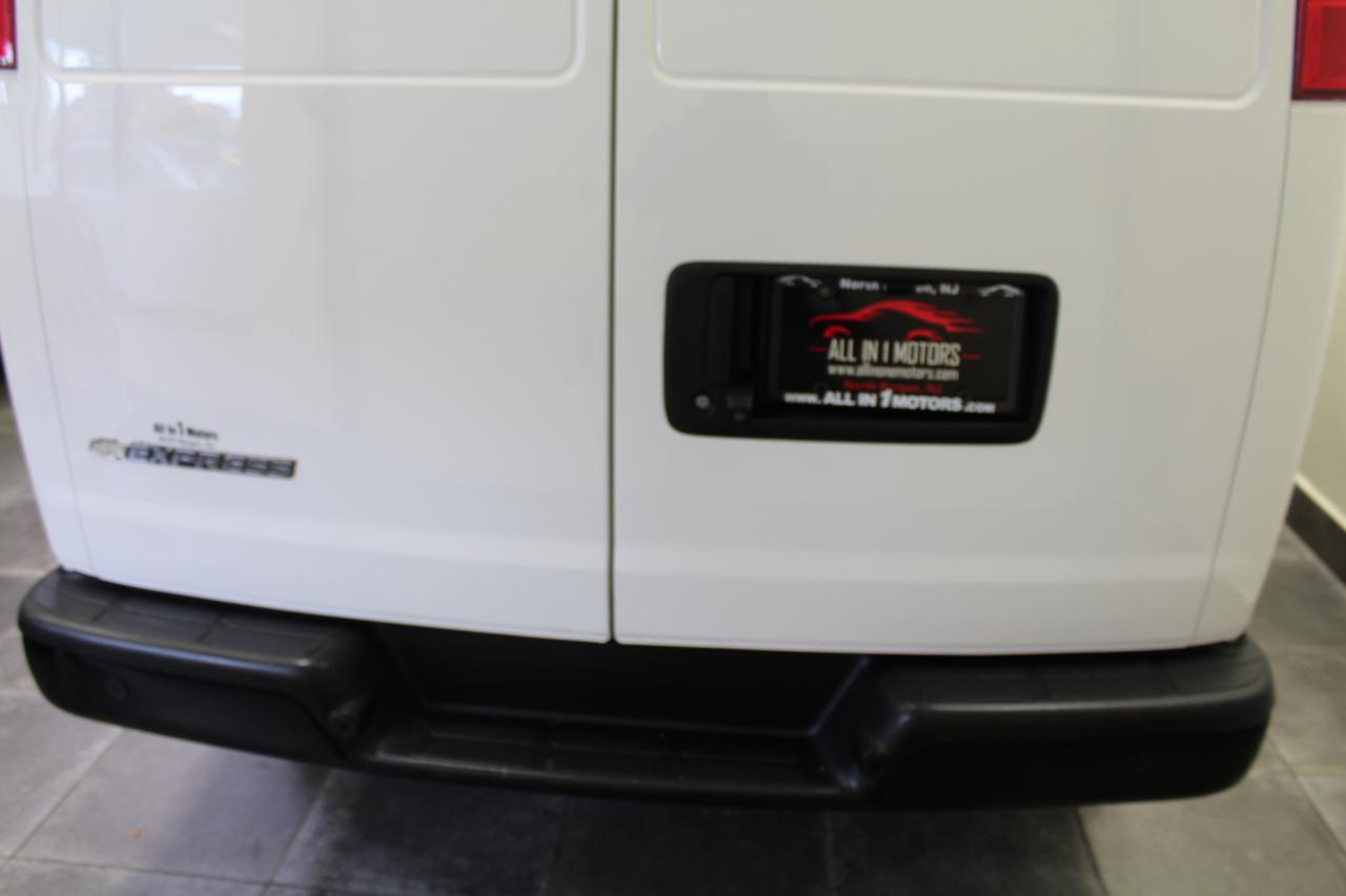 Chevrolet Express Cargo Van RWD 2500 135" 2020