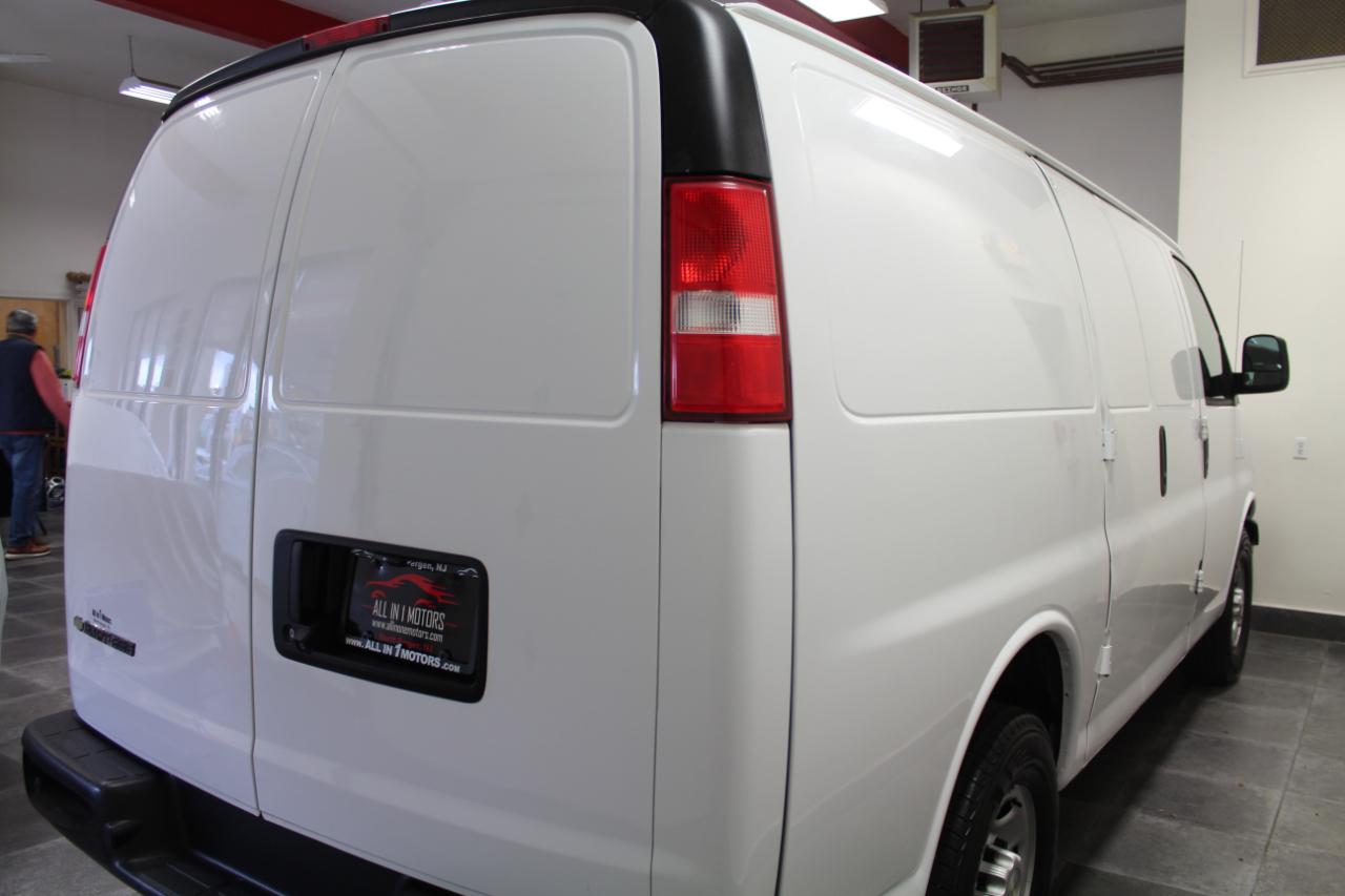 Chevrolet Express Cargo Van RWD 2500 135" 2020