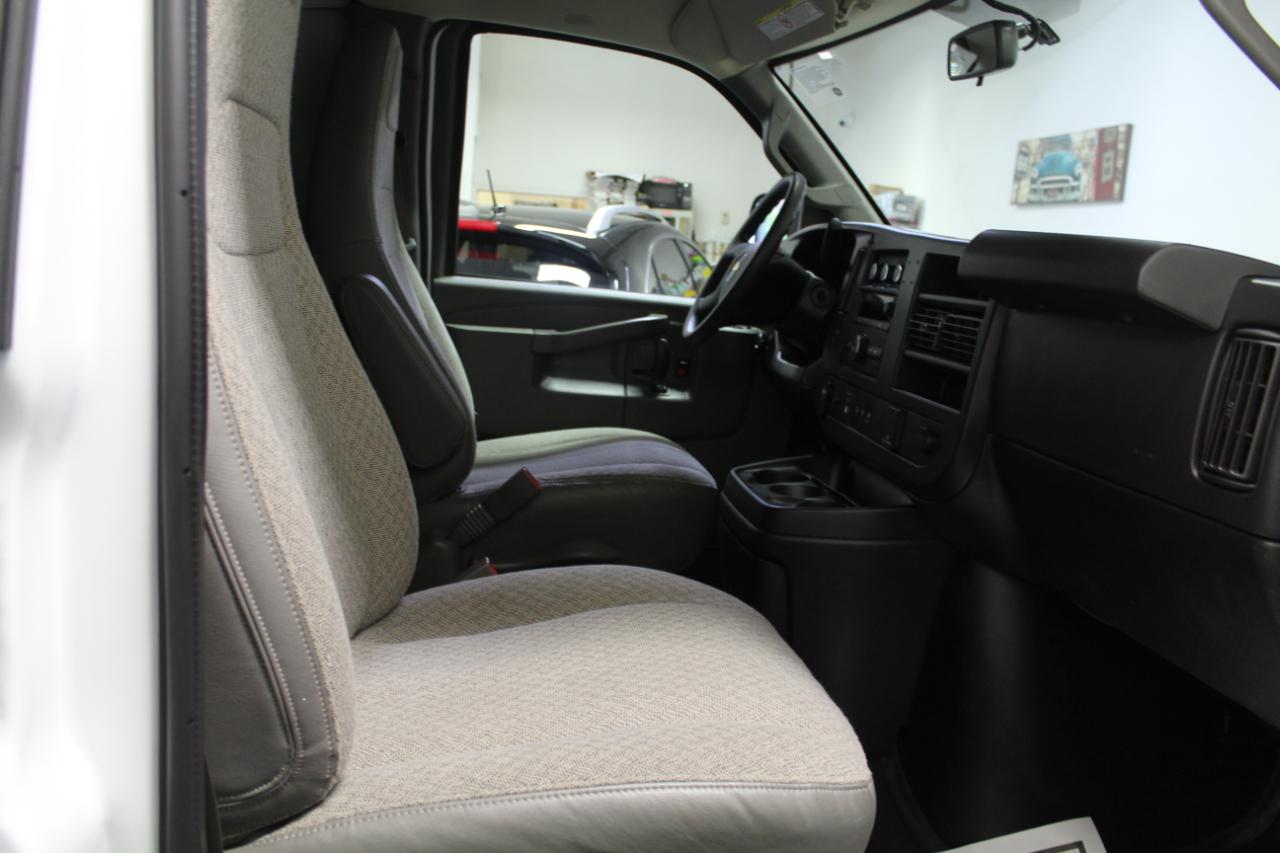 Chevrolet Express Cargo Van RWD 2500 135" 2020