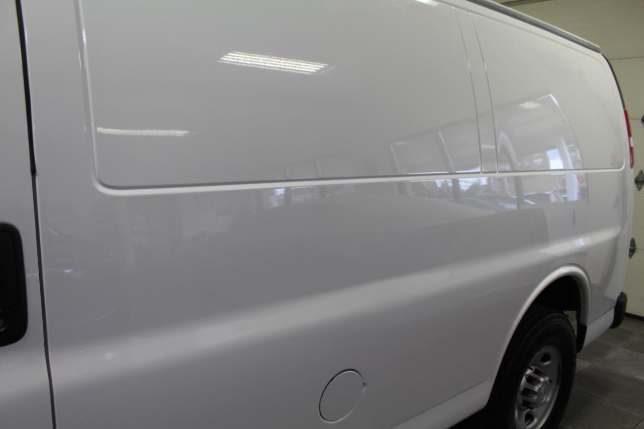 Chevrolet Express Cargo Van RWD 2500 135" 2020