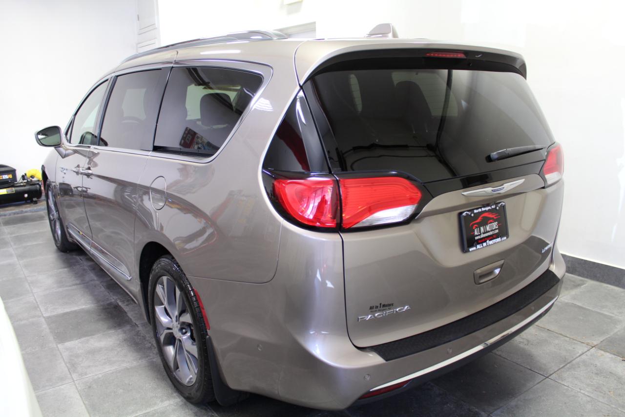 Chrysler Pacifica Limited FWD 2018