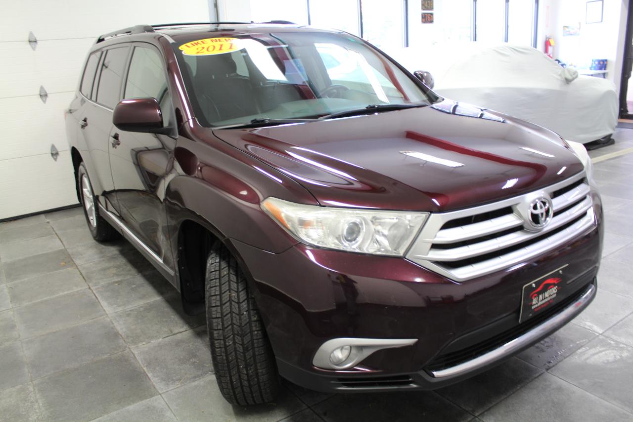 Toyota Highlander 4WD 4dr V6 Base (Natl) 2011