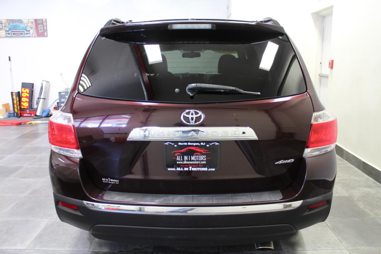 Toyota Highlander 4WD 4dr V6 Base (Natl) 2011