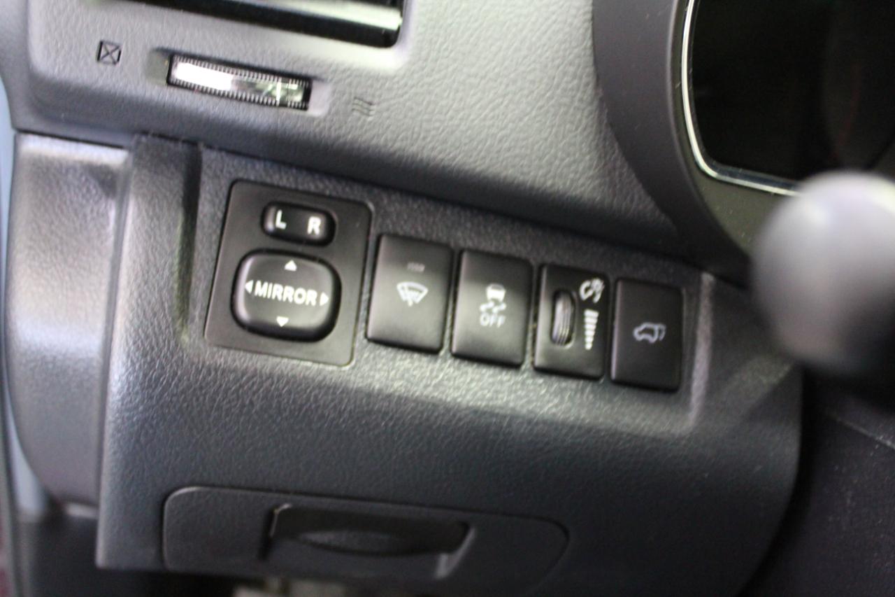 Toyota Highlander 4WD 4dr V6 Base (Natl) 2011