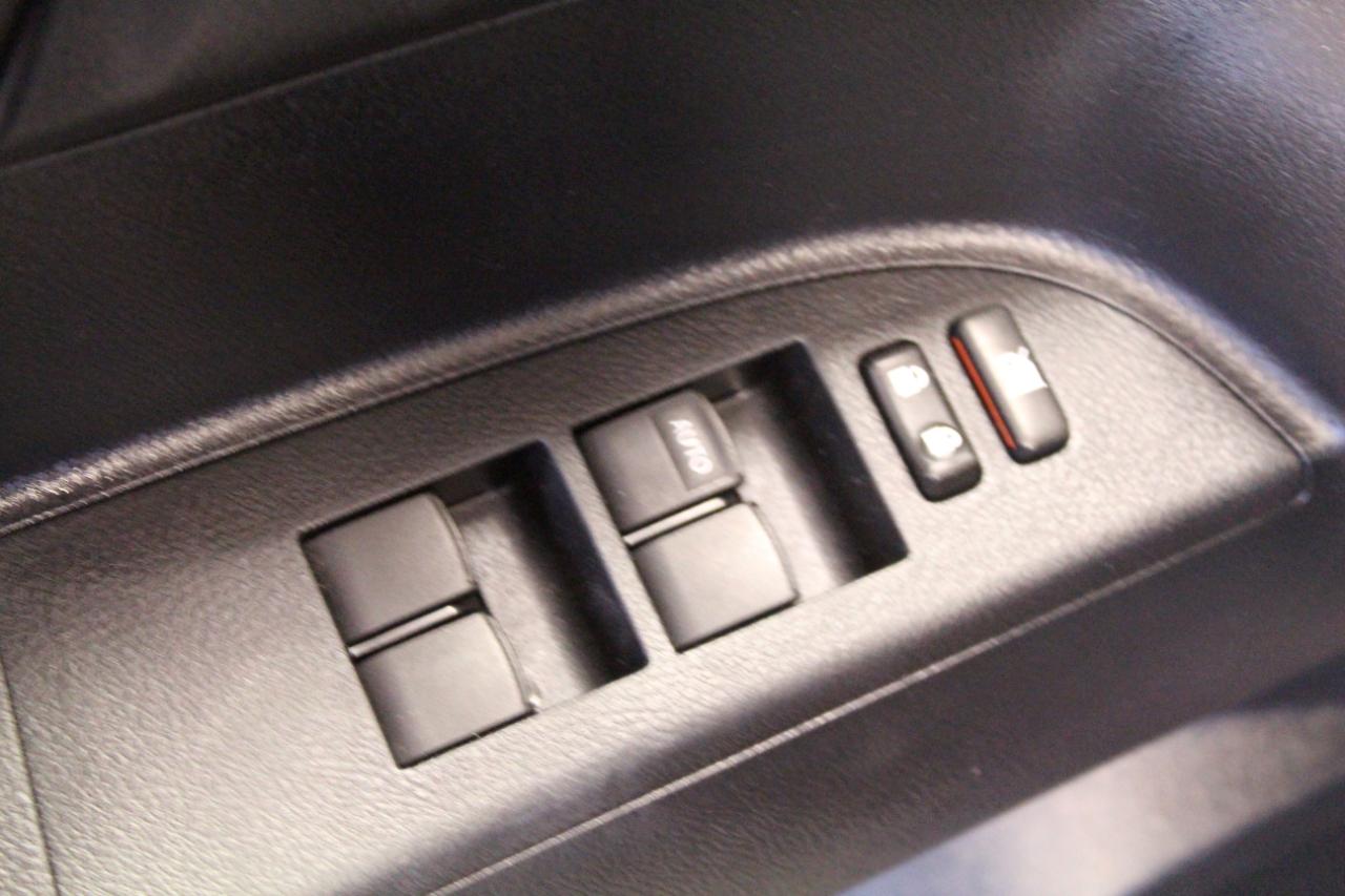Toyota Highlander 4WD 4dr V6 Base (Natl) 2011