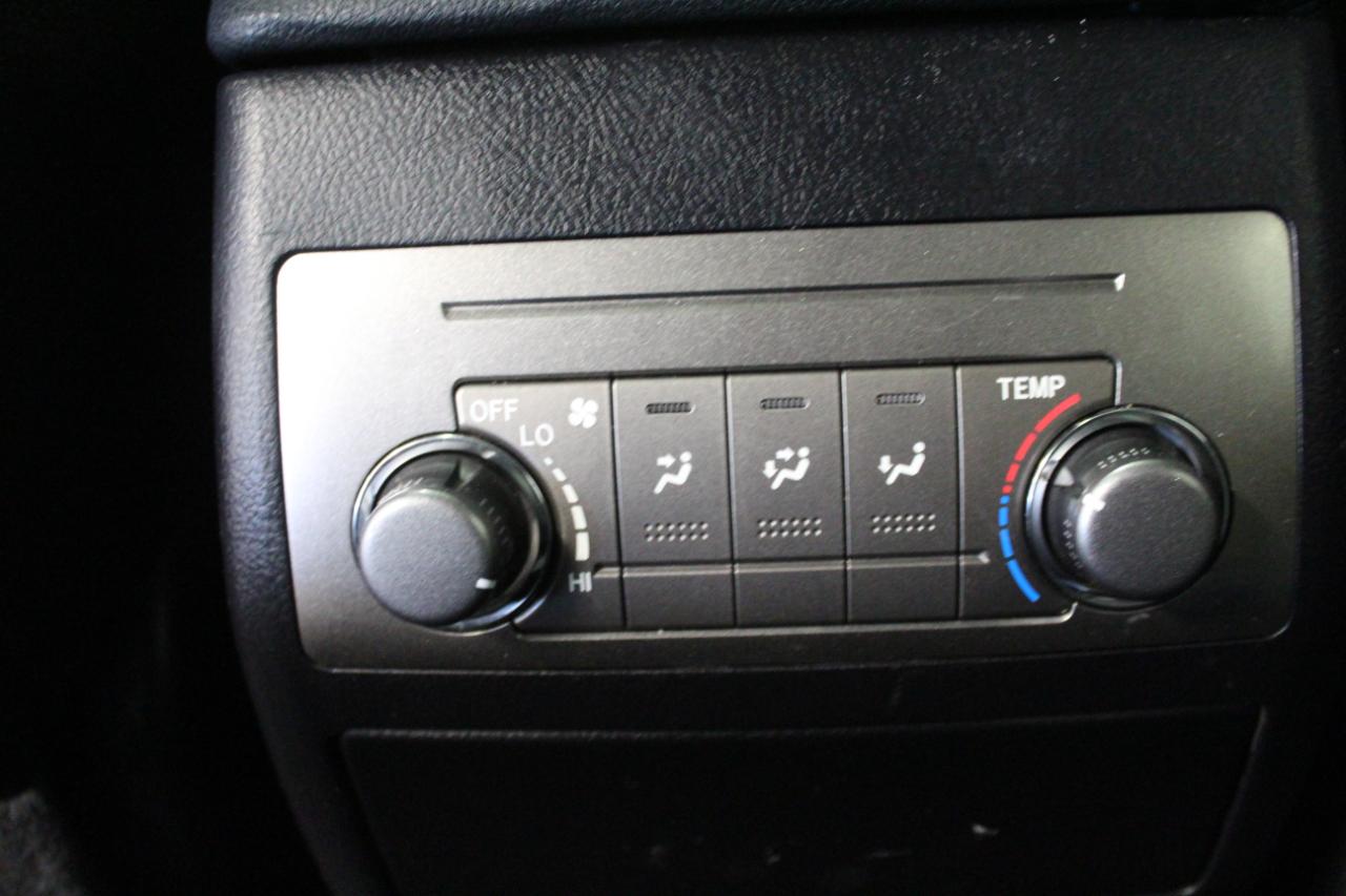 Toyota Highlander 4WD 4dr V6 Base (Natl) 2011