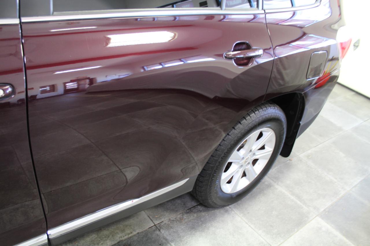 Toyota Highlander 4WD 4dr V6 Base (Natl) 2011