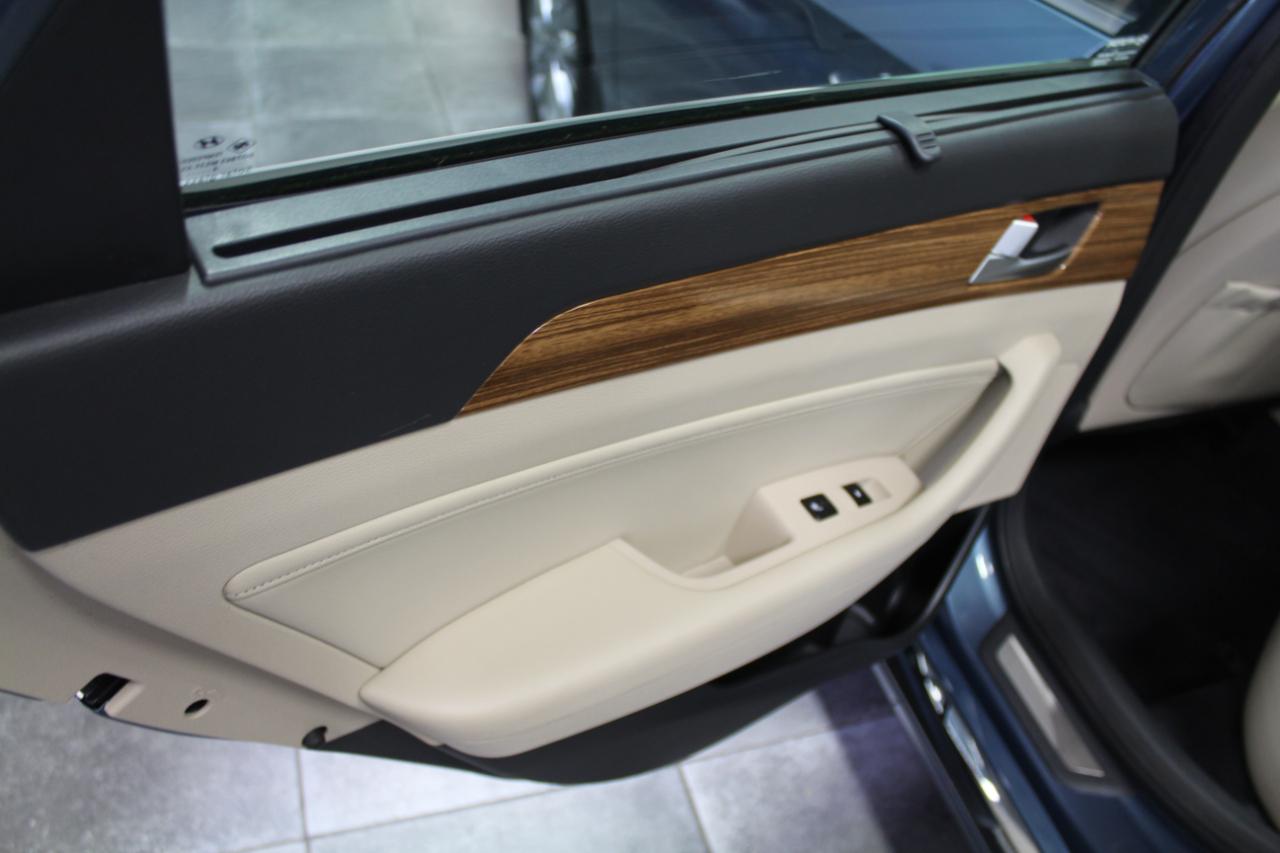 Hyundai Sonata 4dr Sdn 2.4L Limited PZEV 2015
