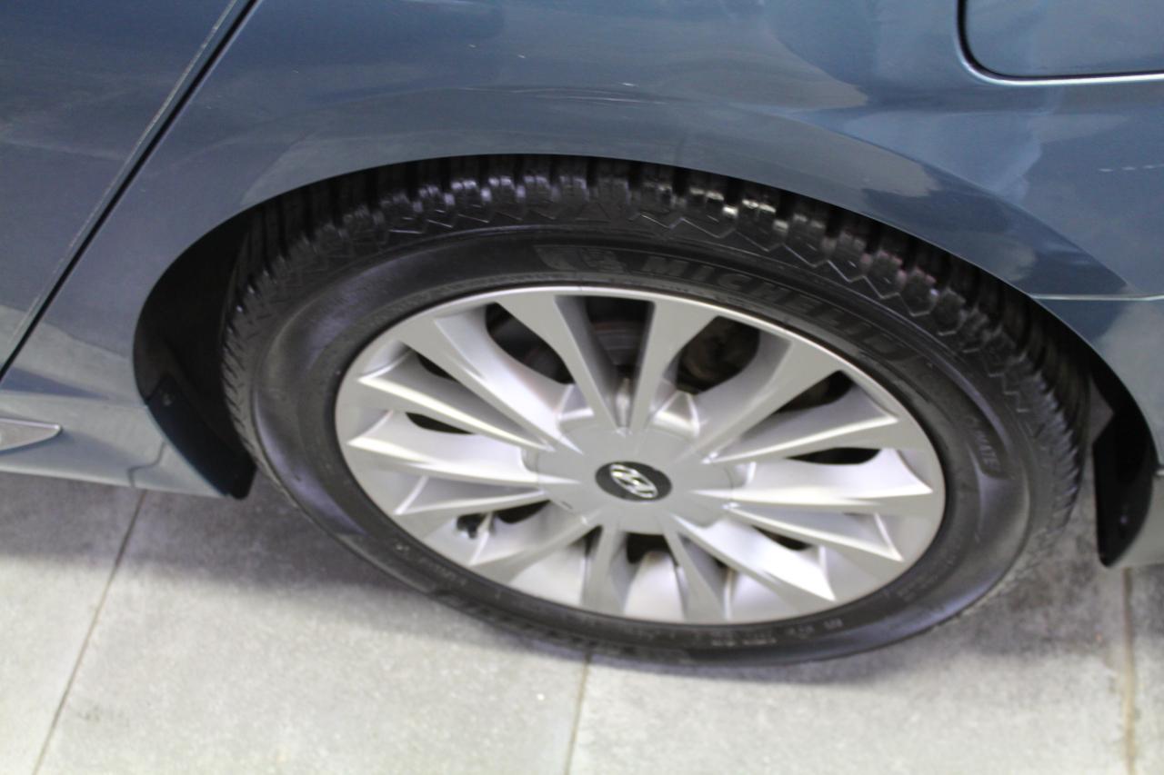 Hyundai Sonata 4dr Sdn 2.4L Limited PZEV 2015