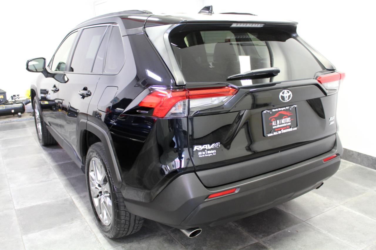 Toyota RAV4 XLE Premium AWD (Natl) 2019
