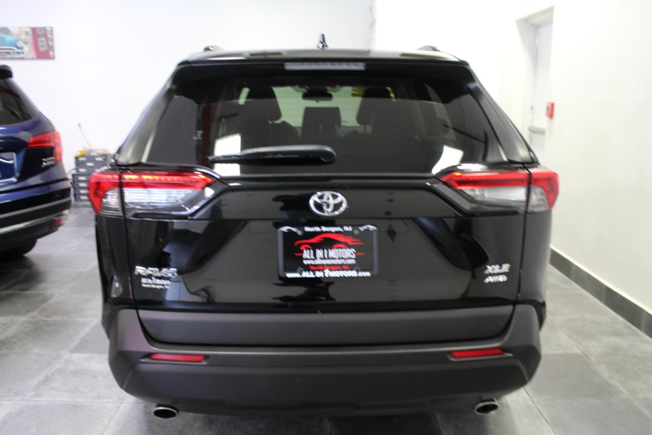 Toyota RAV4 XLE Premium AWD (Natl) 2019