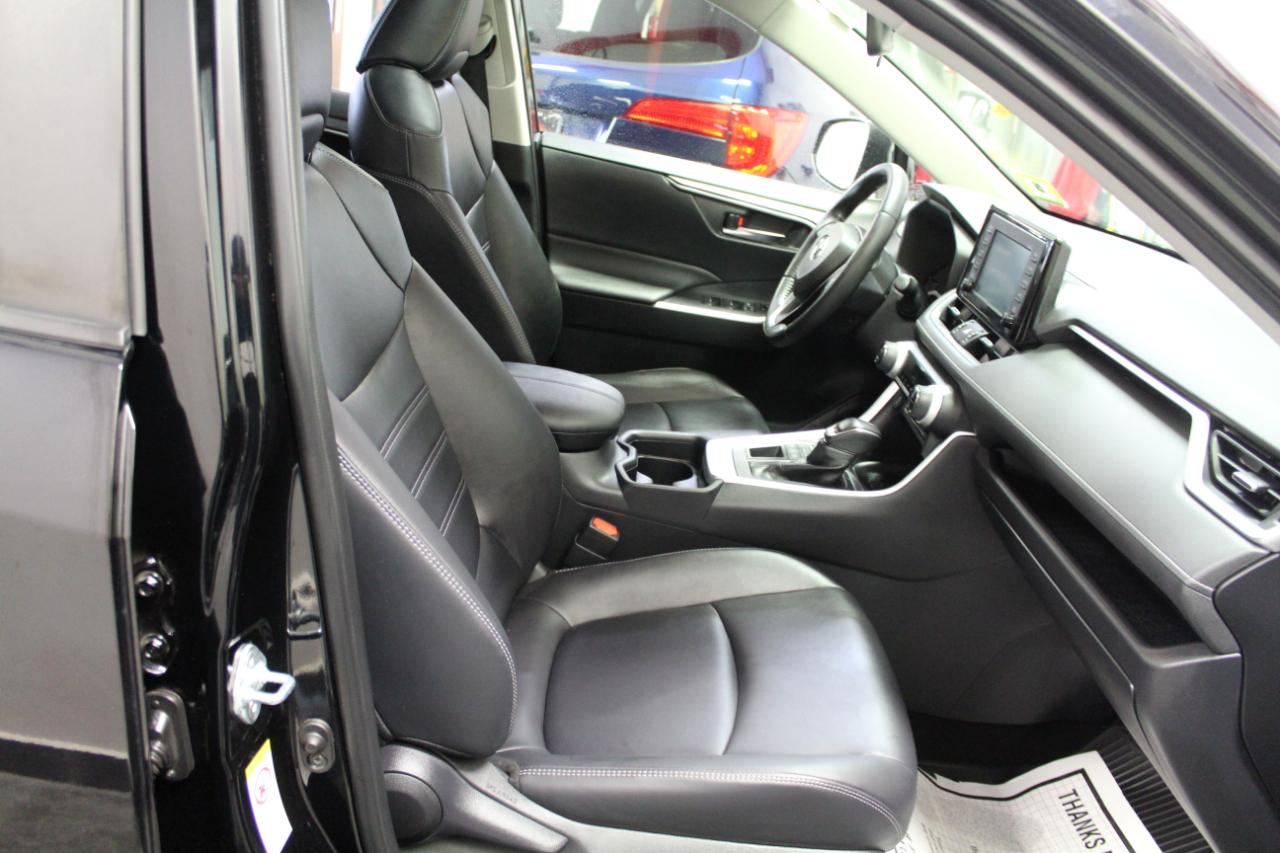 Toyota RAV4 XLE Premium AWD (Natl) 2019