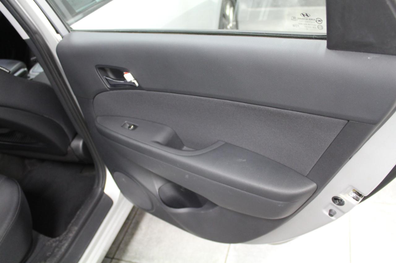 Hyundai Elantra Touring 4dr Wgn Auto GLS 2012