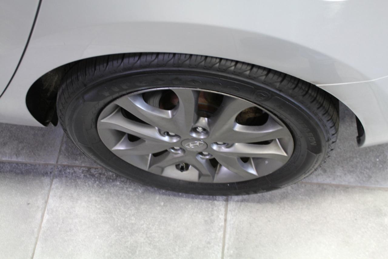 Hyundai Elantra Touring 4dr Wgn Auto GLS 2012