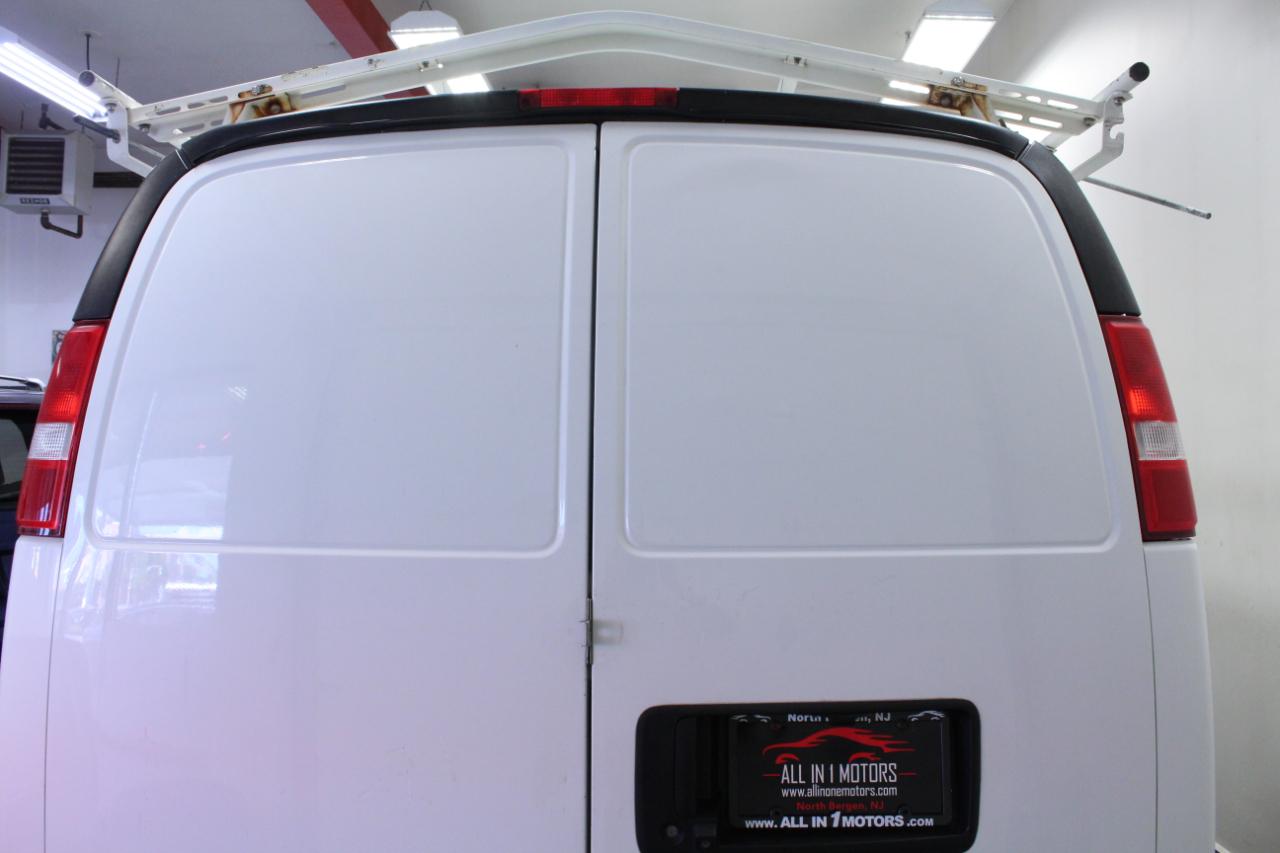 Chevrolet Express Cargo Van RWD 2500 135" 2017